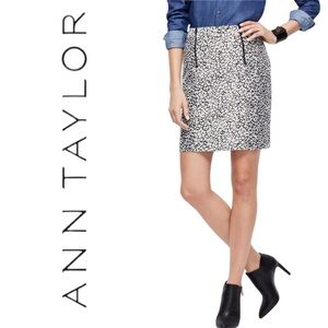 Ann Taylor Animal Print Pencil Skirt Zipper Accent Leopard Black Gray Size 10